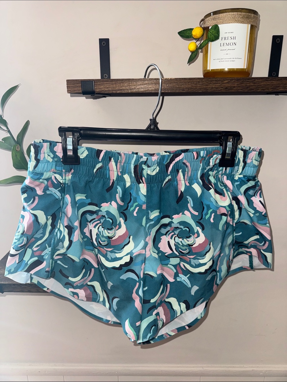 Athleta Women's Hustle 3” Short Size Medium